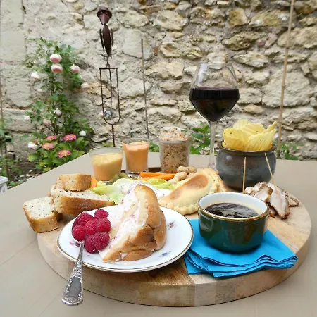 Bed and Breakfast Les 3 échoppes à Charge Extérieur photo